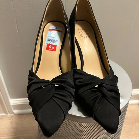 Brand New Naturalizer Heels Pumps Size 9 1/2 Black . No box - Picture 8 of 9